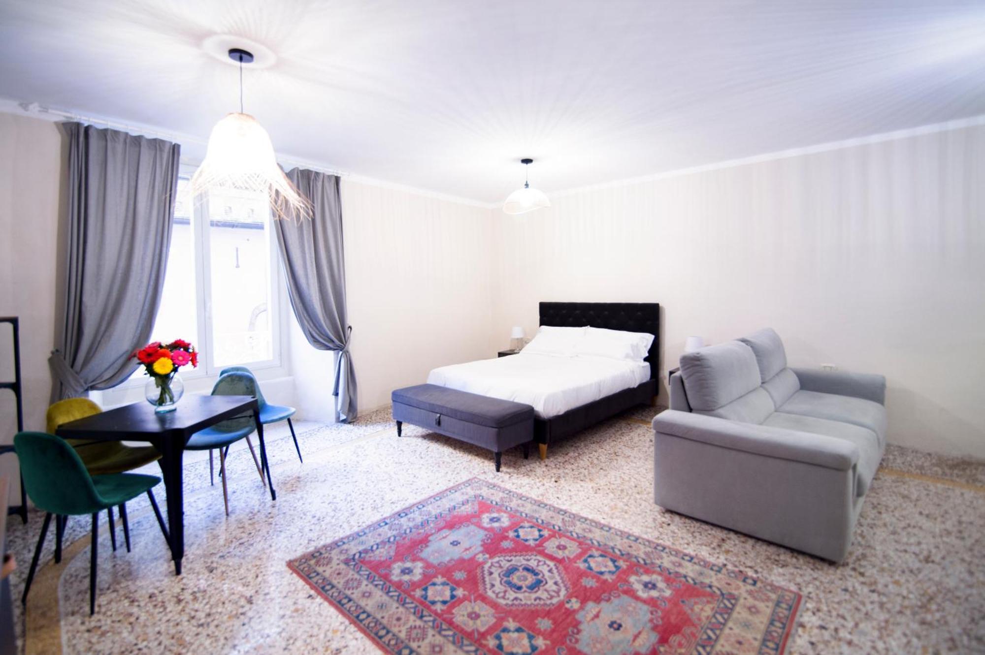 La Piazzetta & Guest house